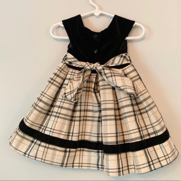 Sweetheart Rose - Picture 2 of 2